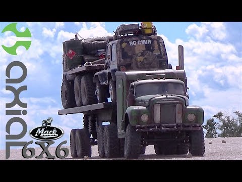 Axial Mack Semi recovery truck in Scale Town - RC CWR