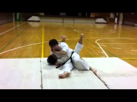 武禅館 座り姿勢からの寝技練習