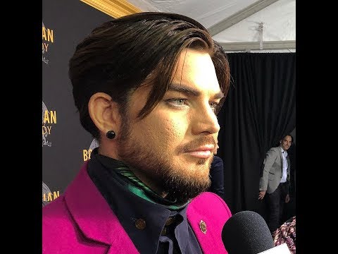 Access Hollywood entrevista Adam Lambert na Premiere de "Bohemian Rhapsody" - 30/10/18 - legendado