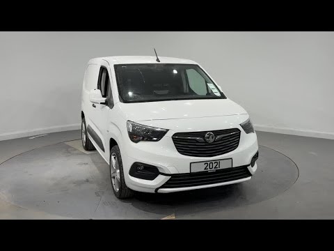 Vauxhall Combo LOW MILEAGE NEW DOE L1H1 2300 SPORT - Image 2
