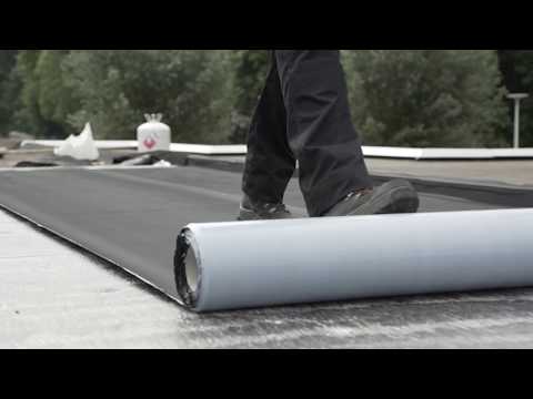 Verlegung der selbstklebenden Dichtungsbahnen RESITRIX® SK W Full Bond