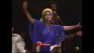 Marcia Griffiths - Steppin' Out a Babylon  ( Live At Sunsplash 1981 - A Tribute To Bob Marley )