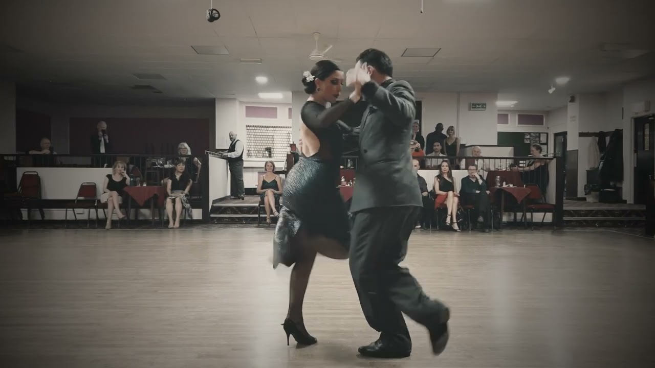 Barbara Ferreyra y Agustín Agnez-Tango "Bar Exposición" Orq. Juan D'arienzo