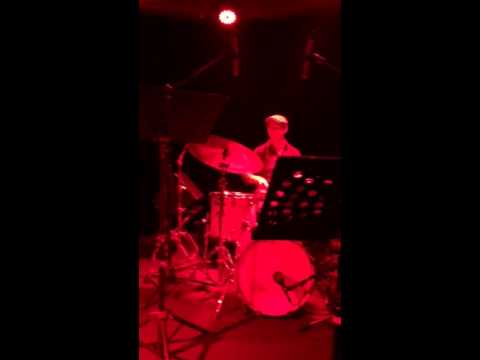 Rob Mayes plays impromptu jazz set at Shanghai's JZ Club