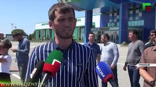 В Грозном встретили чеченского пловца-рекордсмена