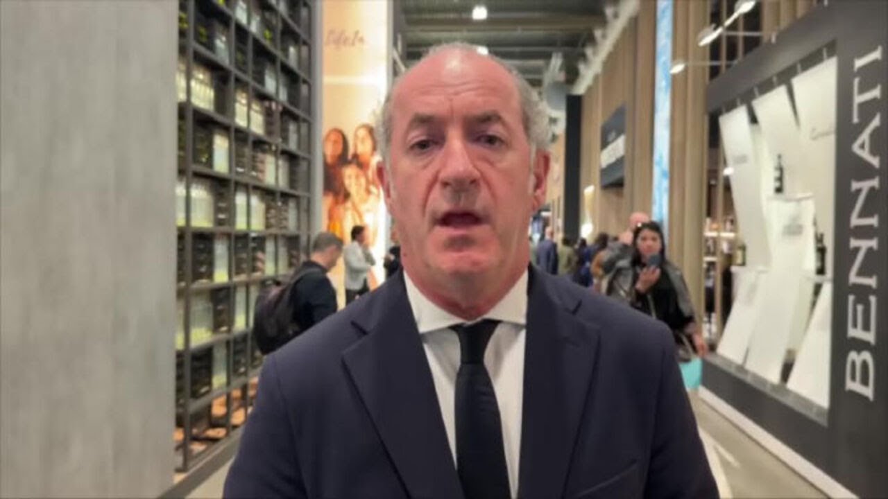 Zaia al Vinitaly: Europa si muova per Hormuz, produttori in difficoltà per blocco Stretto