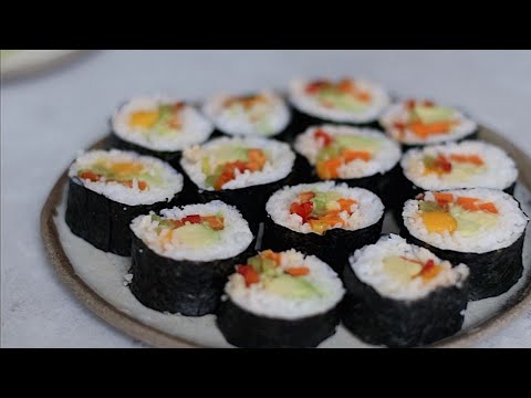 SUSHI FATTO IN CASA (vegan) | Maki alle verdure FACILISSIMI | #Veganuary