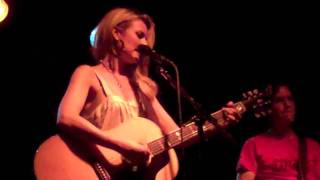 Elizabeth Cook &#39;Mama&#39;s Prayer&#39; &#39;Beginning to Forget&#39; and &#39;Rock n Roll Man&#39;