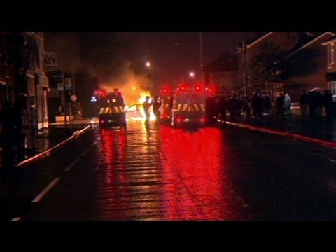 Wegen der Flagge: Ausschreitungen in Belfast