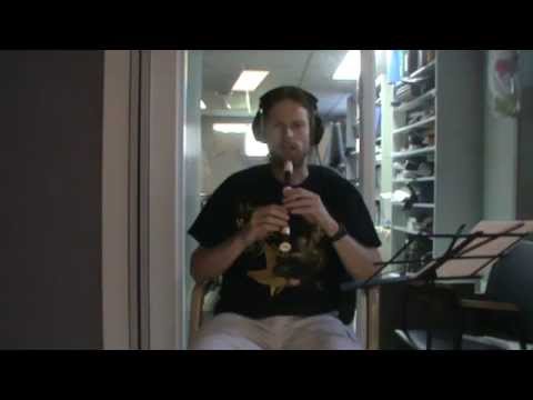 J'apprends à jouer l'enchainement ré et ré dièse à la flute