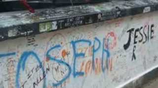 Muro do Abbey Road Studios ao som de Private Sorrow do The Pretty Things