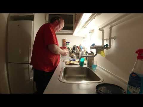 MongoTV_4390 - Min Natmad - Del 1 - Ristet Franskbrød Med Smør og Ost