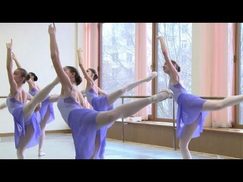 Discipline and passion, the young dancers who dream of the Bolshoi