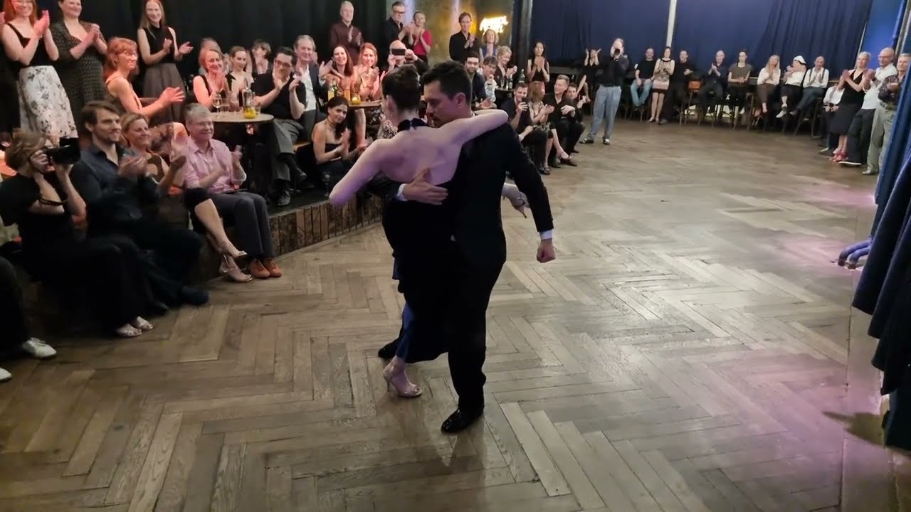 Hernan Hernandez & Maude Andrey - Por La Vuelta - Floreal Ruiz & Jorge Basso