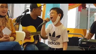 Download lagu Power giler budak ni tarik lagu azlan & the typewriter,berhenti habis orang nak tengok mp3