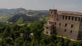 preview picture of video 'Oltrepò pavese  drone air footage Castles and vinneyards'