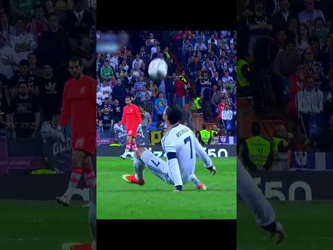 One skill… defender confused! 😳🔥