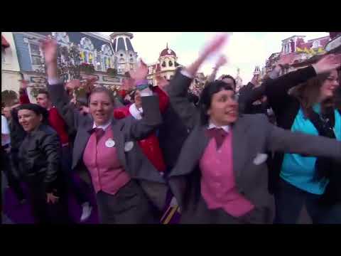 [20 ANS] Flash Mob du lancement des 20 ans de Disneyland Paris