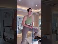 Donna Agnesia Pilates SportBraHijau Shorts