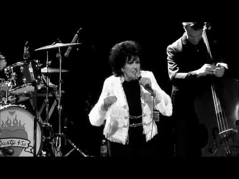 Wanda Jackson "Santo Domingo"  (In German) 4/4/11 Denver, CO.
