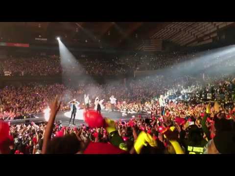 [170329] BTS The Wings Tour in Chicago - Outro Wings Fancam