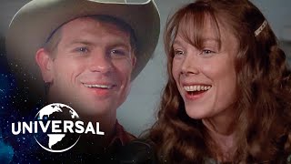 Coal Miner&#39;s Daughter | Oscar Winner Sissy Spacek as Loretta Lynn Sings at a Honky-Tonk Bar