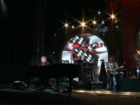 Elton John verzückt Marokko bei Gratis-Konzert