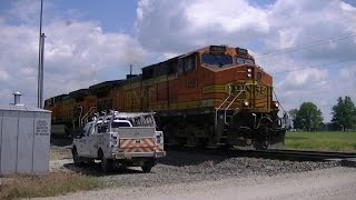 preview picture of video 'Slow BNSF Intermodal at Agency, Iowa'