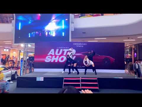 Cover KARD “Bomb Bomb”