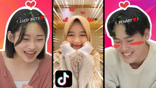 Download lagu Korean Male Student's Reaction to Falling in Love with Indonesian Hijab-Wearing Woman 🙈🙈 | Reaction mp3