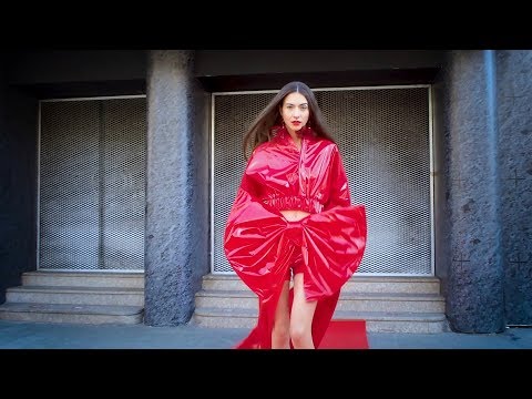 YEZAEL Fall Winter 19/20 - STREET CARPET