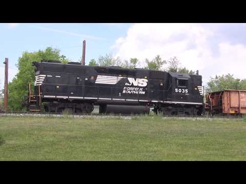 NS GP38-2 High Hood Pulling Work Train