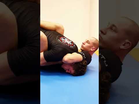 Guillotine Escape by Stacking - Advanced BJJ Grappling for MMA Short Submission Defense