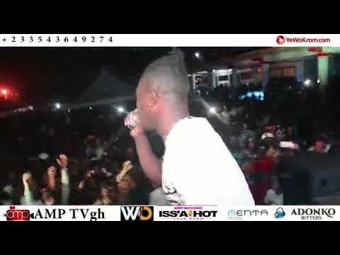 Frank Naro & Kofi Kinaata Performing Abena For The 1st Time!