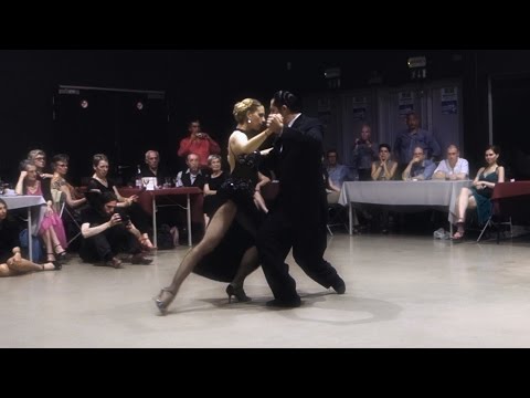  Mariano Gauna  and  Luisa Gauna  are  dancing  to  the  tango  "  Hasta Siempre Amor  "  by  Juan D'Arienzo  at  Antwerpen Tango Festival  in  2015