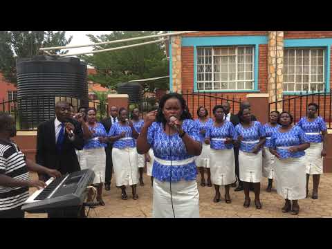 TOWEMUKA STAGE PERFOMANCE BY THE GOLDEN GATE CHOIR