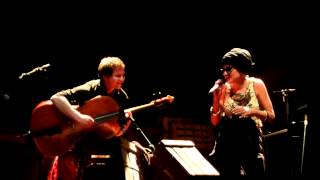 Melody Gardot &quot;Somewhere Over The Rainbow&quot; @ Halle aux Grains (Toulouse)