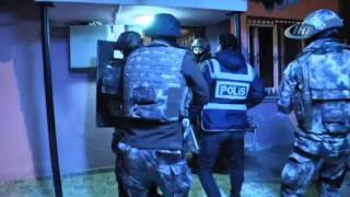 Şebeke lideri sahte polis, evini kale gibi korumaya çemberine almış