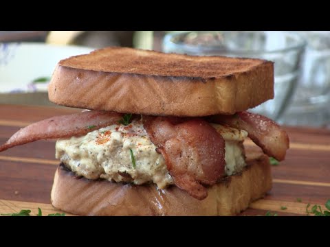Kentucky Hot Brown Burger