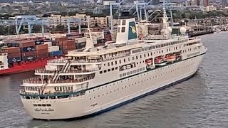 Cruise ship M/S Deutschland arriving to Dublin