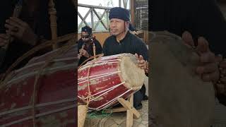 Download lagu KETRAMPILAN DALAM MEMAINKAN KENDANG PENCAK SILAT TRADISIONAL #kendang #shorts mp3