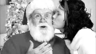 Amy Winehouse - I Saw Mummy Kissing Santa Claus.wmv