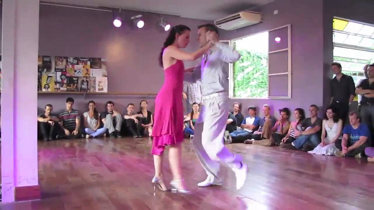 Sonja Bruyninckx y Sven Breynaert bailan en DNI Buenos Aires