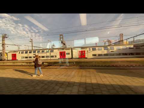 Viagem de trem de Bruxelas para Antuérpia Trem belga Commuter