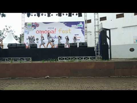 181125 MILKY WICKY Dance Cover Weki Meki (위키미키) - IDLYGF + Lucky + La La La @Taman Alun-Alun Cicendo