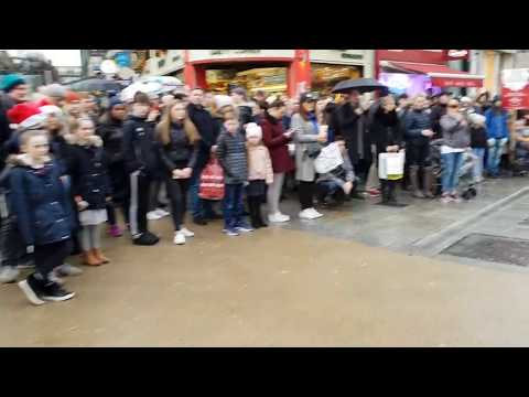 AMAZING CROWD ON GRAFTON ST DUBLIN