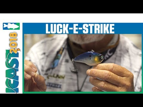 Luck-E-Strike Hail Mary Lipless Crankbait with Rick Clunn | iCast 2018