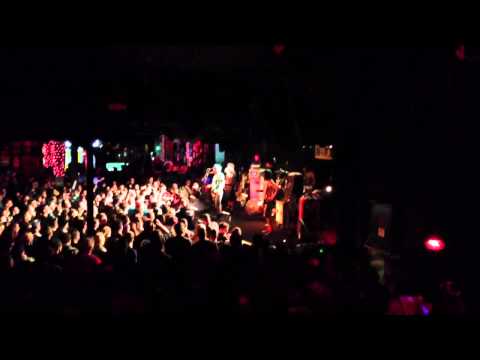 Fat Mike CRAPS HIS PANTS MID-SONG at NOFX's Minneapolis show