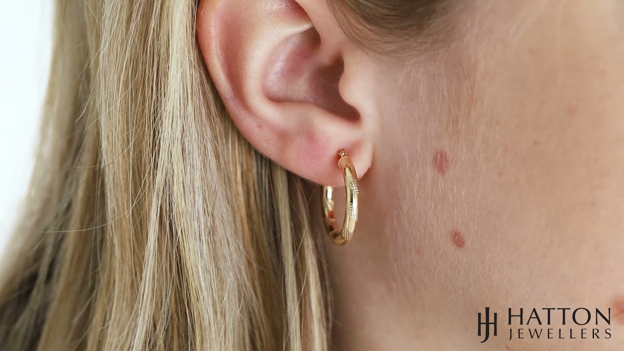 Watch video 9ct Yellow Gold Frosted Round Twist Hoop Earrings - 21mm Now 9ct Yellow Gold Frosted Round Twist Hoop Earrings - 21mm