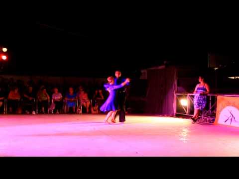 Esibizione di Lauro e Angela: Valzer filuzziano